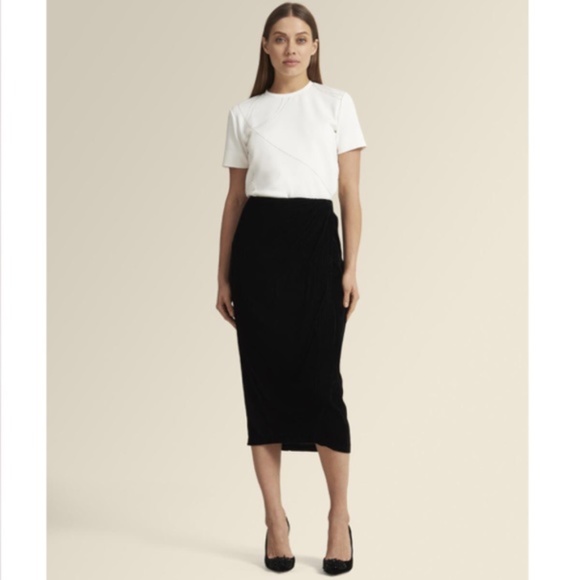 ✨NWT✨ Donna Karan Velvet Drape Pencil Skirt | Size 6 - Picture 2 of 8